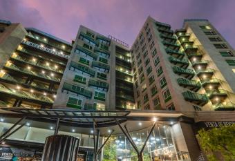 PARK 83 Apartaestudios allows 18 year olds to book a room