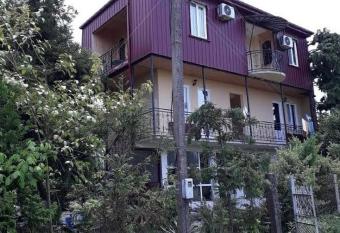 Guesthouse Achi has Balcony rooms