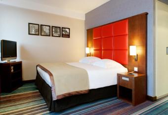 New Hotel Charlemagne allows 18 year olds to book a room