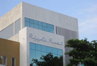 Ripple Reach Apartments has Balcony rooms