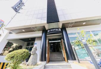 Hotel Be Jeju allows 18 year olds to book a room