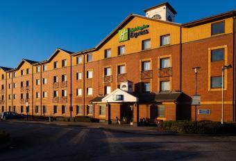 Holiday Inn Express Stoke-On-Trent, an IHG Hotel allows 18 year olds to book a room