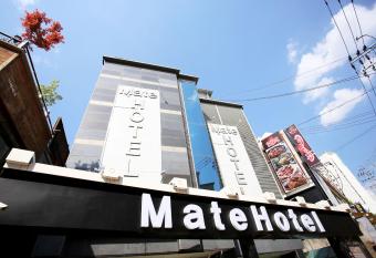 Mate Hotel allows 18 year olds to book a room