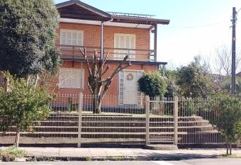 Casa aconchegante em Canela has Balcony rooms