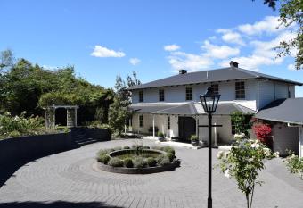 Bellevue Boutique Lodge has Balcony rooms
