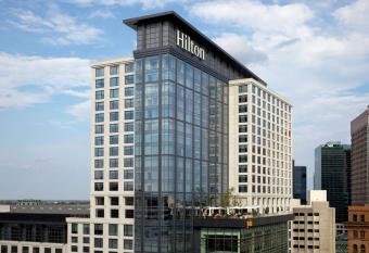 Hilton Norfolk The Main has Balcony rooms