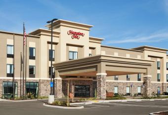 Hampton Inn Turlock allows 18 year olds to book a room