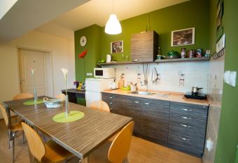 Sweet Apartments and Rooms has Balcony rooms