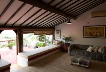 Irradiante has Balcony rooms