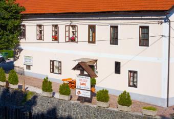 Apartma na Starem Placu has Balcony rooms