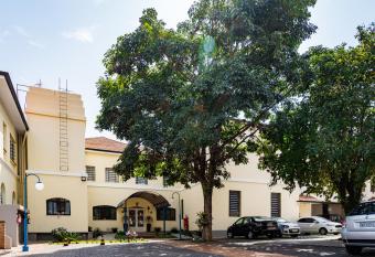 Eventos & Hospedagem Sagrada Fam  lia allows 18 year olds to book a room