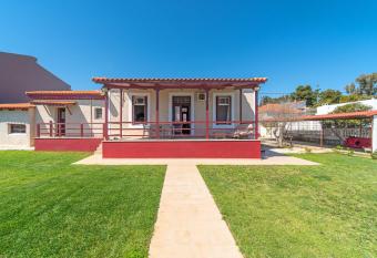 Villa Angelos has Balcony rooms