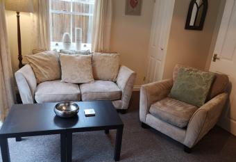 Coastal Escape Deal - 2 Bedroom House at Kent Escapes Short Lets & Serviced Accommodation Kent, Wifi allows 18 year olds to book a room