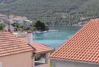 Apartments Kronja has Balcony rooms
