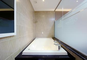 Wephotel has Smoking rooms