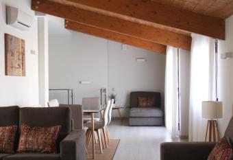 Apartamentos Real Lleida allows 18 year olds to book a room