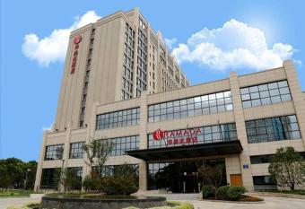 Ramada Suzhou has Smoking rooms