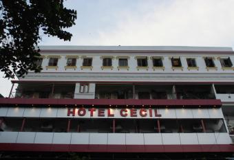 Hotel Cecil has Balcony rooms