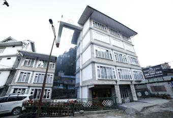Sikkim Tourist Centre has Balcony rooms