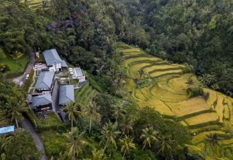 Suarapura Resort & Spa allows 18 year olds to book a room