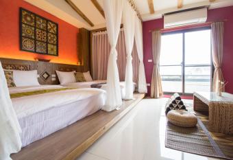 Duo Duo Classic Home has Balcony rooms