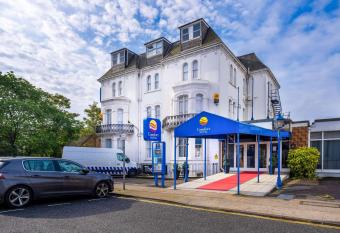 Comfort Hotel Great Yarmouth allows 18 year olds to book a room