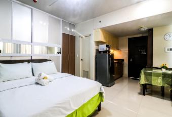 PRS at One Palm Tree Villa near Airport has Balcony rooms