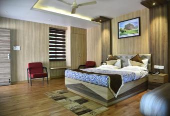 KSTDC Hotel Mayura Riverview Srirangapatna has Balcony rooms