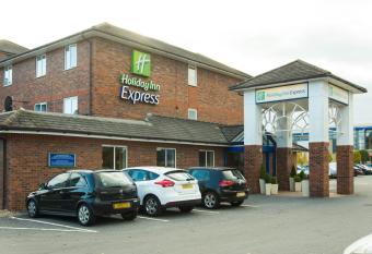 Holiday Inn Express Lichfield, an IHG Hotel allows 18 year olds to book a room