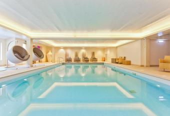 Ambleside Salutation Hotel & Spa, World Hotel Distinctive allows 18 year olds to book a room