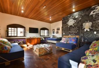 Hostel Chocolatch   allows 18 year olds to book a room