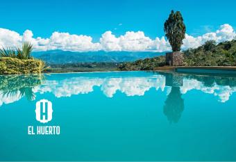 Finca El Huerto has Balcony rooms