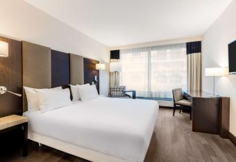 NH Hotel Stephanie allows 18 year olds to book a room