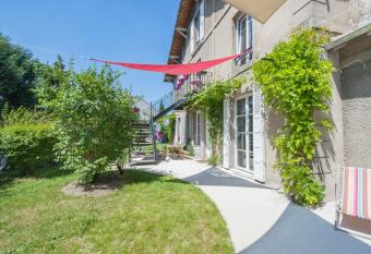 L ANNEXE Small House with Garden Between - Proche ParisDisney has Balcony rooms