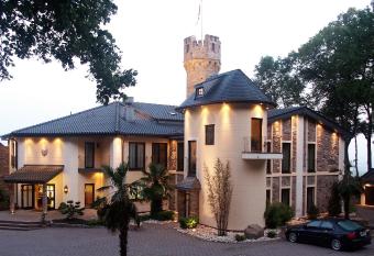 Burg & G  stehaus by Schwarzenstein has Balcony rooms