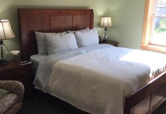 Roam Inn has Balcony rooms