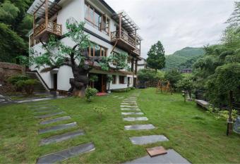 Deqing Mogan Mountain Jianxi Villa has Balcony rooms
