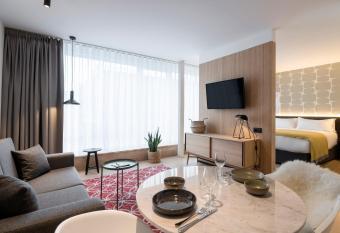 PREMIER SUITES Antwerp allows 18 year olds to book a room