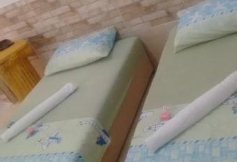 Meu Quarto no Rio de Janeiro allows 18 year olds to book a room