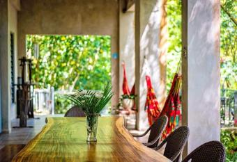 Dos Aguas has Balcony rooms