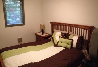 Mt Baker Snowline Chalet has rooms with a private hot tub