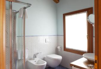 Agriturismo due Carpini allows 18 year olds to book a room