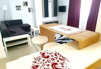 Apartament Fundeni allows 18 year olds to book a room