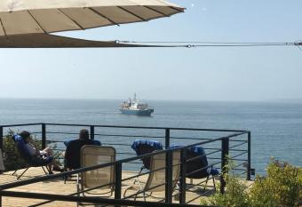 Laura del Mar Hotel Boutique allows 18 year olds to book a room