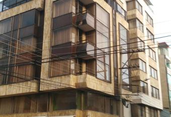 Hotel Oicat   allows 18 year olds to book a room