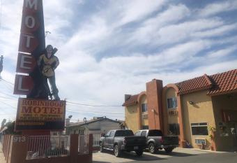 Robinhood Motel Anaheim West allows 18 year olds to book a room