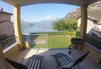 Residence White Beach has Balcony rooms