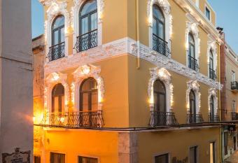 Day Off Suite&Hostel has Balcony rooms