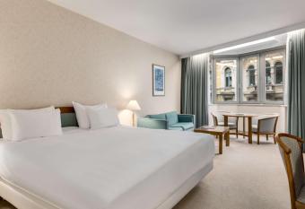 NH Gent Belfort allows 18 year olds to book a room