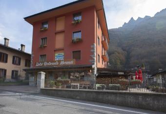 Albergo Morandi has Balcony rooms